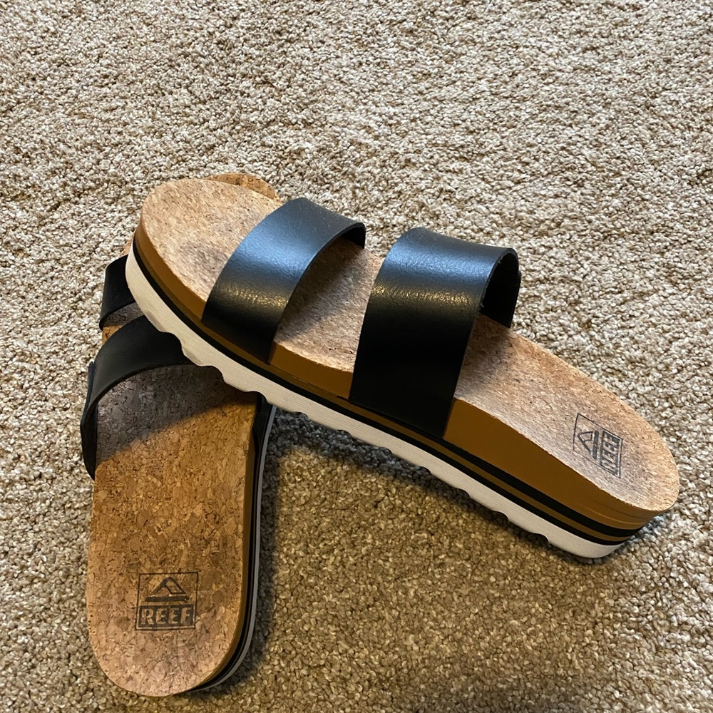 Reef women’s platform sandals, size 9